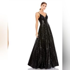 Mac Duggal, V-Neck Sequined Ball Gown,‎ Noir Sequin, Black - NWT